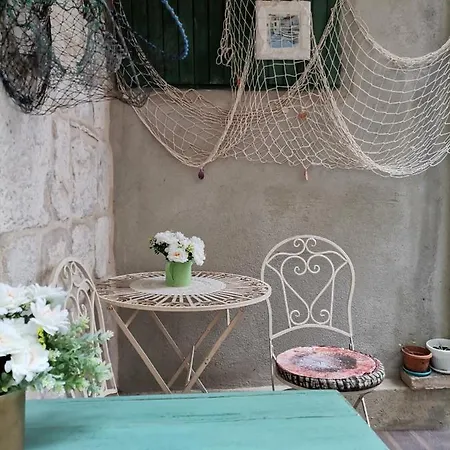 Milla Apartment